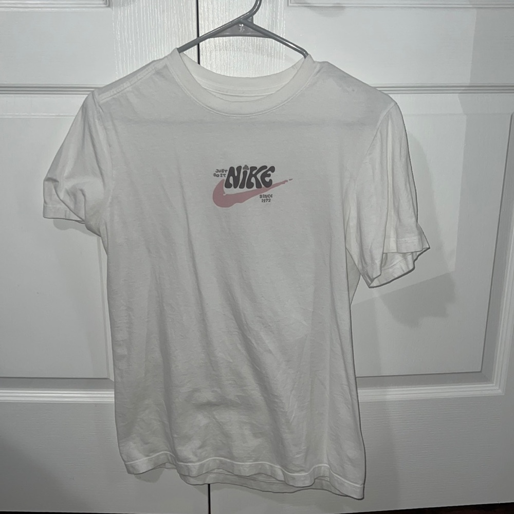 nike tee shirt